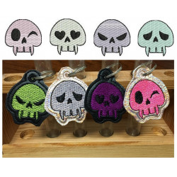 Stickserie ITH - Anhänger Skulls